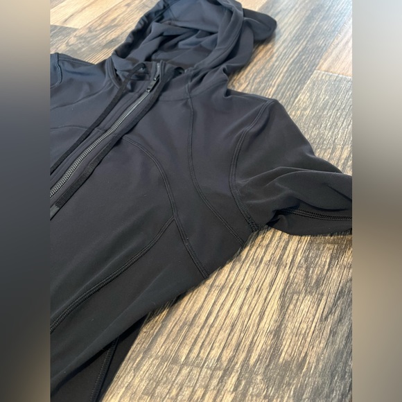 Lulu hooded define mesh jacket - Picture 5 of 7